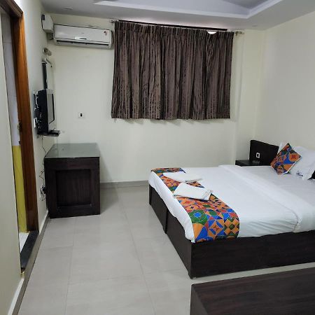 Westernsuites Hotel / Spa Bangalore Bagian luar foto