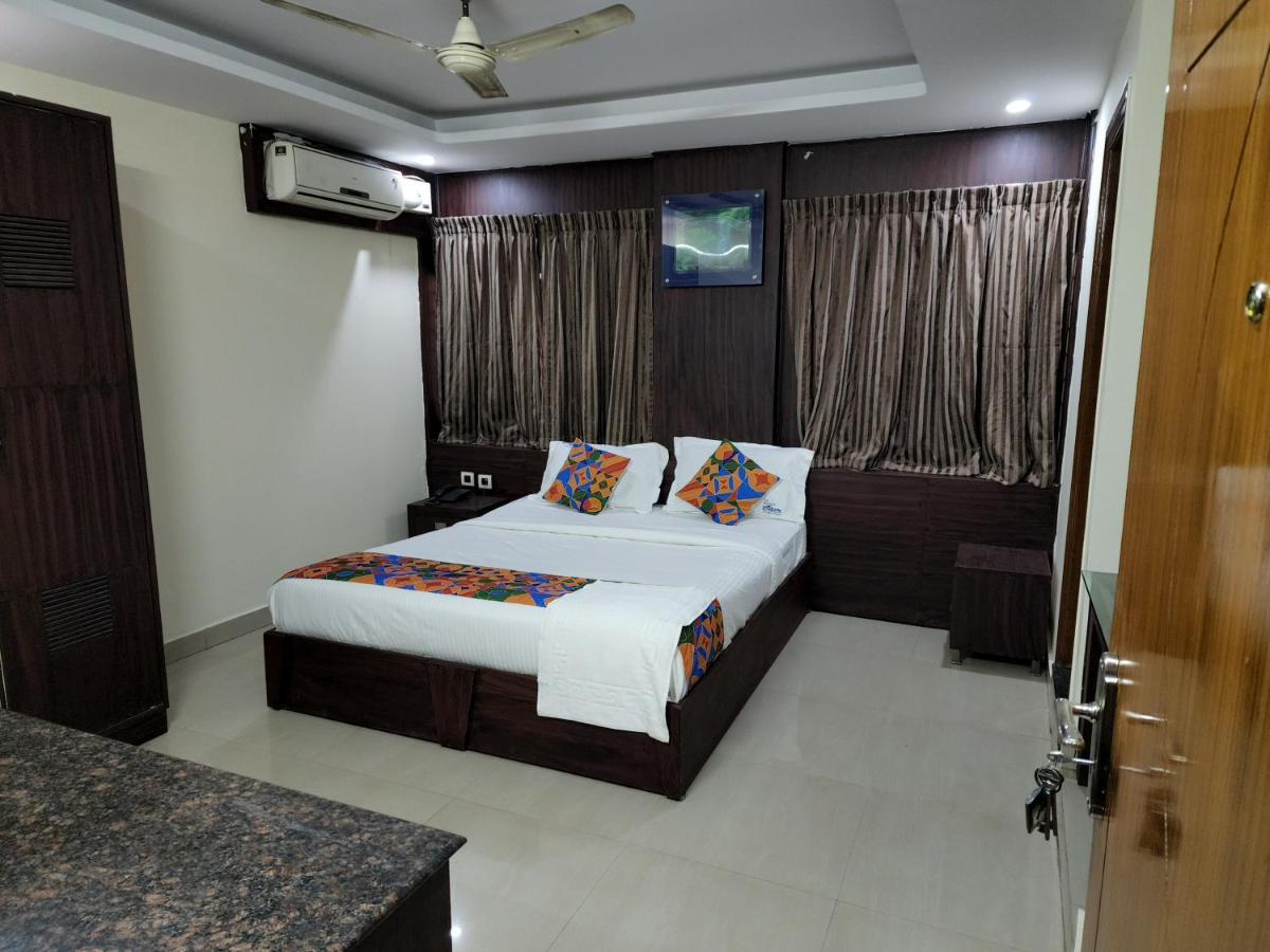 Westernsuites Hotel / Spa Bangalore Bagian luar foto