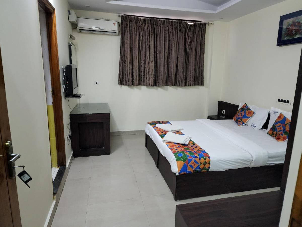 Westernsuites Hotel / Spa Bangalore Bagian luar foto