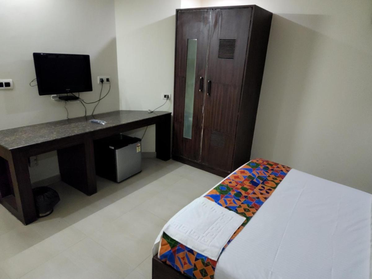 Westernsuites Hotel / Spa Bangalore Bagian luar foto